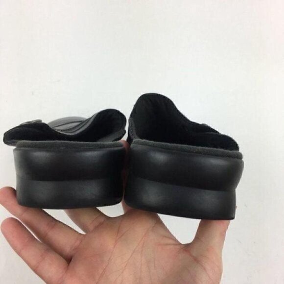 Clarks Flats Size 7 Leather Sticky Strap Mules - Picture 6 of 8